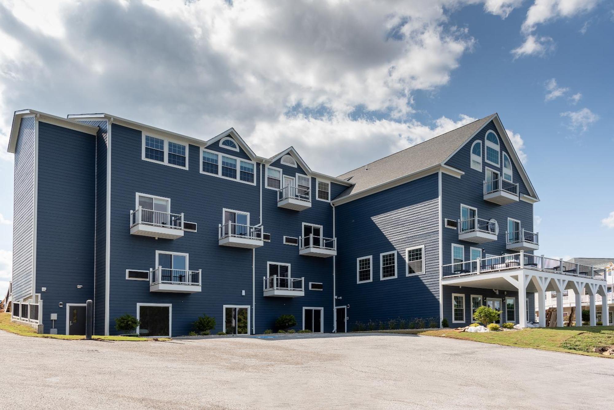 Boardwalk Hotel On Lake Anna By Kasa Mineral Esterno foto